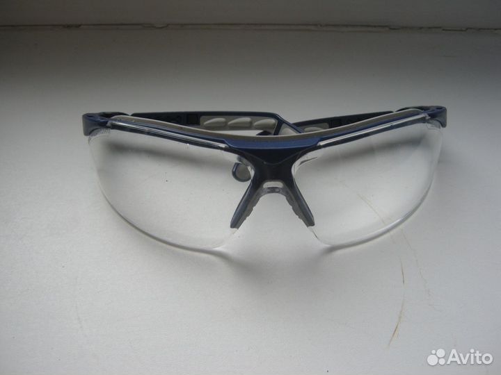 Очки рабочие uvex