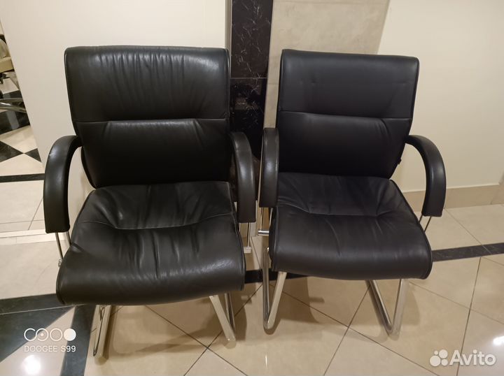 Офисные компьютерные стулья кресла