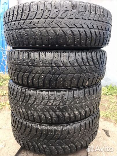 Bridgestone Ice Cruiser 5000 235/65 R17