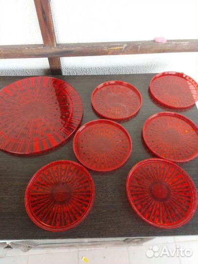 Набор пластиковой посуды