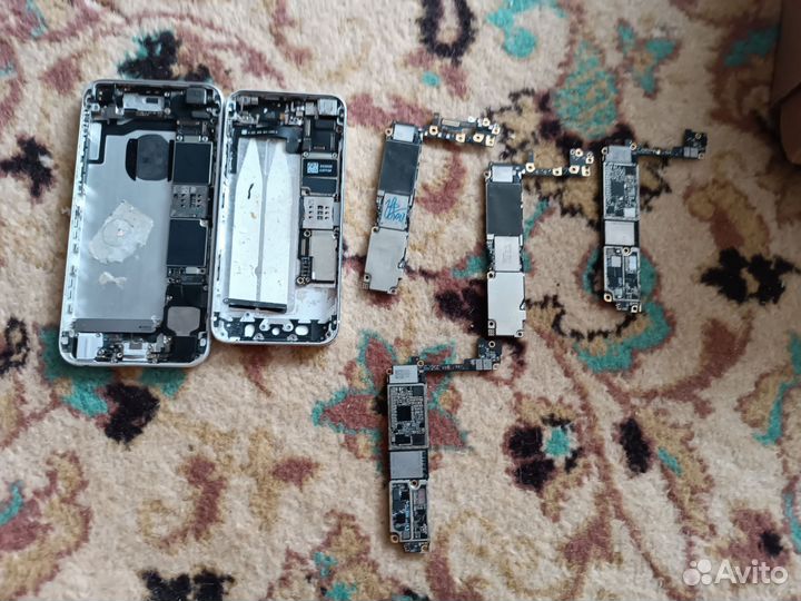 Материнские платы iPhone