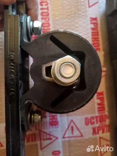 Правая усиленная подушка двигателя vesta