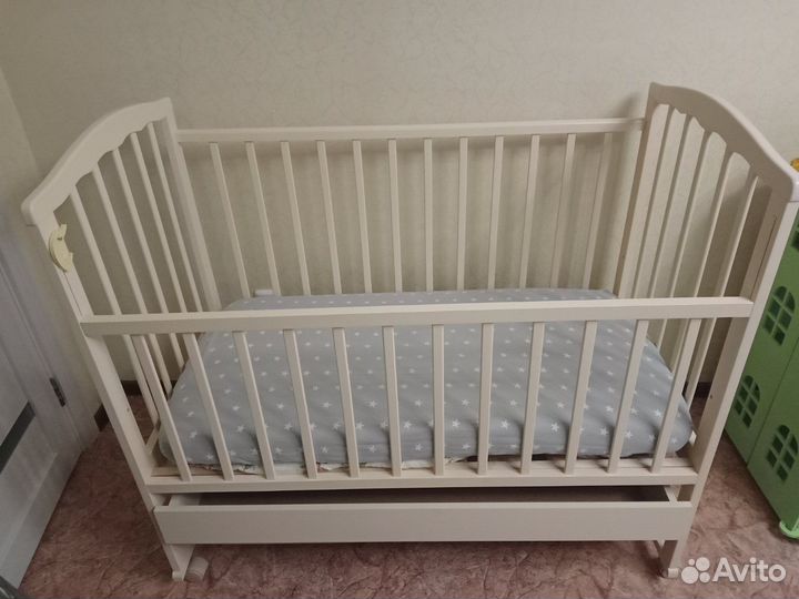 Детская кроватка-качалка