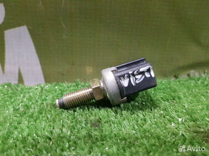 Датчик педали тормоза Toyota Vista SV40 4S-FE