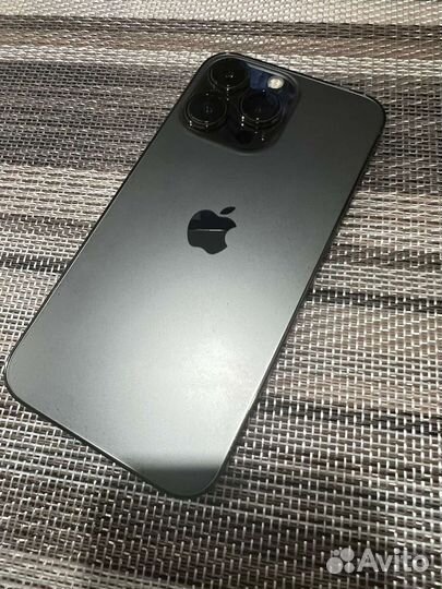 Телефон iPhone хр в корпусе 13 про