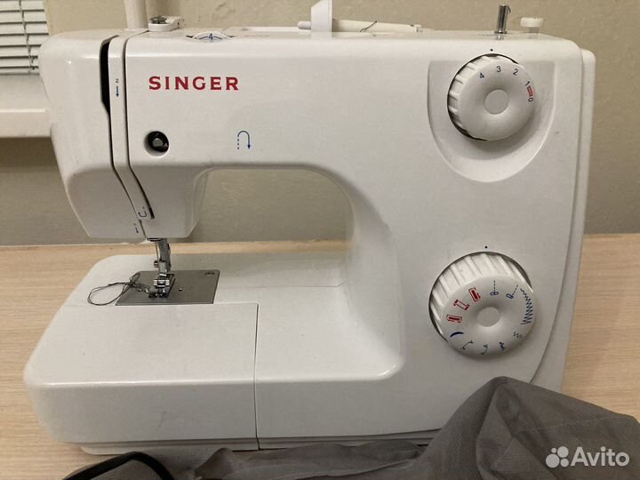 Швейная машина Singer