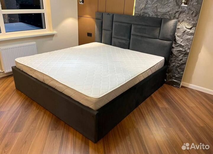 Кровать с подъемным механизмом