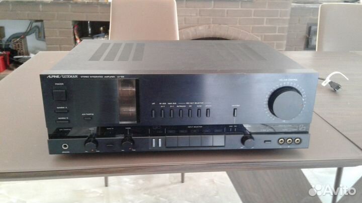 Усилитель Luxman lv 105 Гибридный