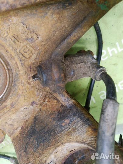 Ступица цапфа кулак передняя левая Citroen Xsara 1