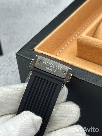 Часы наручные hublot