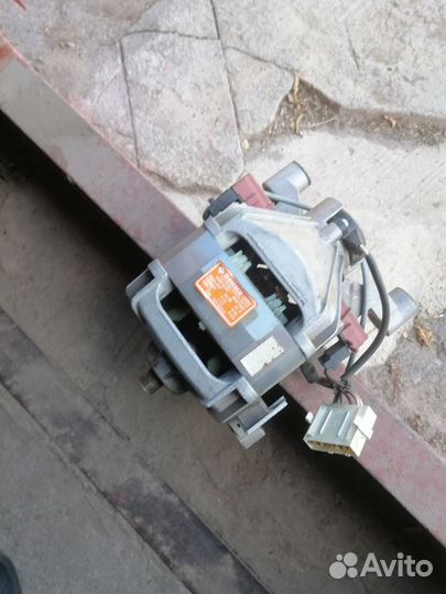 Двигататель стиральной машины