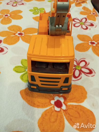 Экскаватор игрушка