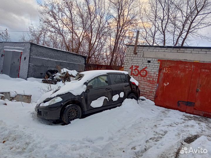 Nissan tiida 12 г хэтчбэк 1.6 в разборе