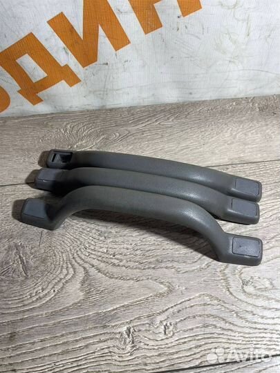 Ручка внутренняя потолочная(комплект) Toyota Cari