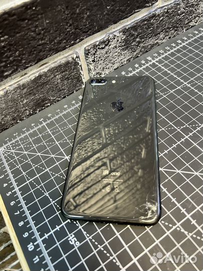 iPhone 8 Plus, 64 ГБ