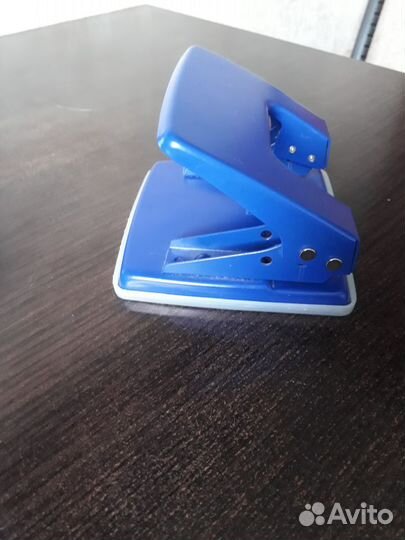 Дырокол Kangaro DP-600