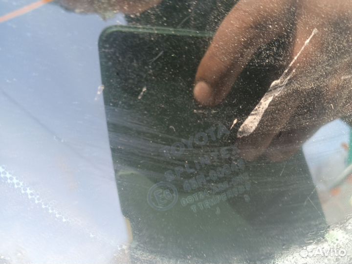 Стекло заднее Toyota carina-E Corona T19