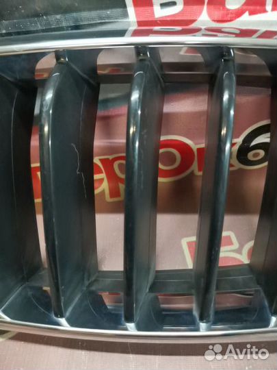 Решетка радиатора передняя левая BMW X5