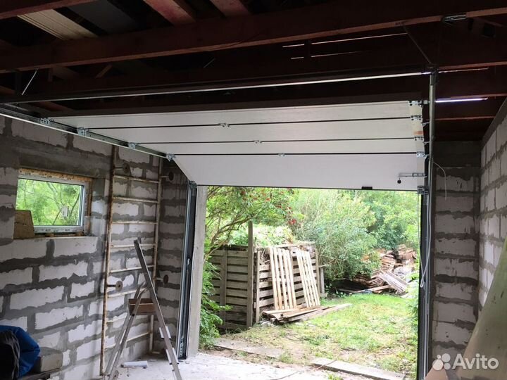 Подъемно секционные ворота