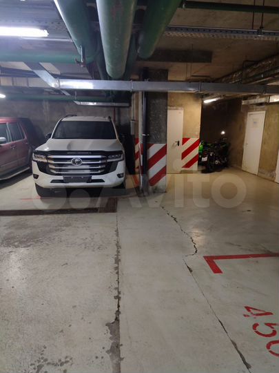 Машиноместо, 12 м²