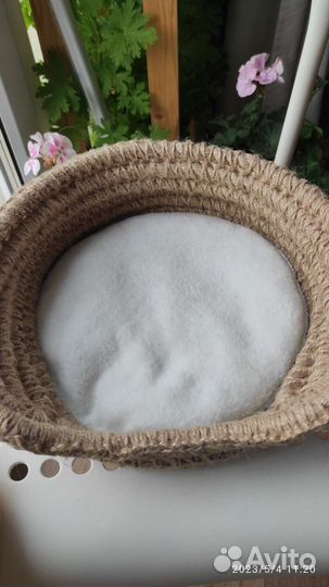 Лежанка для кошек