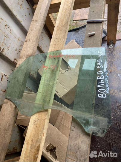 Заднее правое стекло Volvo s40