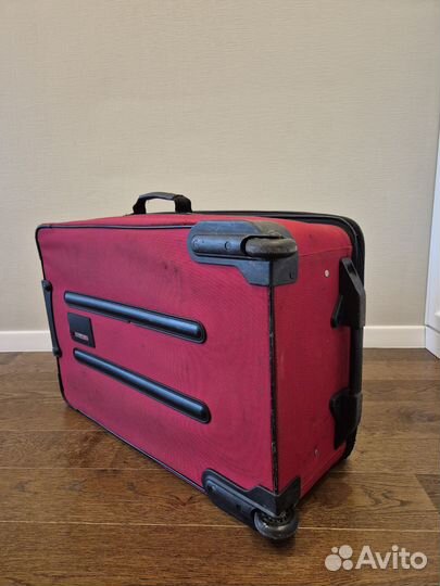 Чемодан на колесах большой