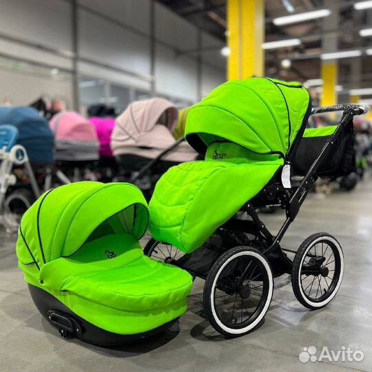 Коляска новая