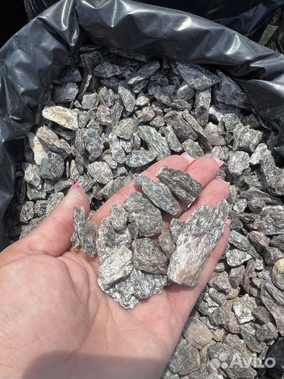 Крошка сланца для отсыпки и декора