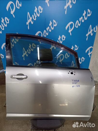 Дверь Ниссан Тиида С11 передняя правая серебристая