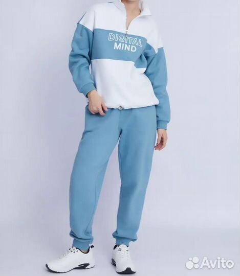 Спортивный костюм женский