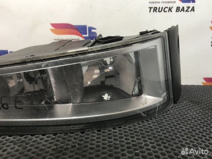 Фара противотуманная правая Volvo FH