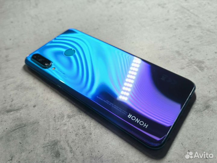 Телефон Honor 20 lite