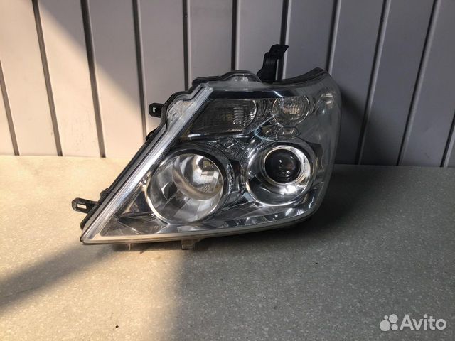 Фара левая Nissan Patrol (Y62) 2010