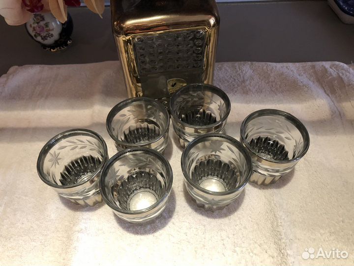 Графин с рюмками