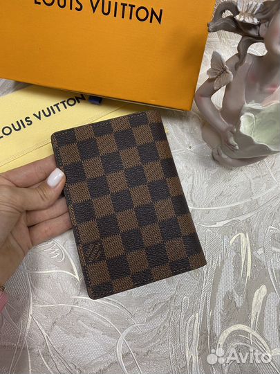 Обложка на паспорт Louis Vuitton кожаная