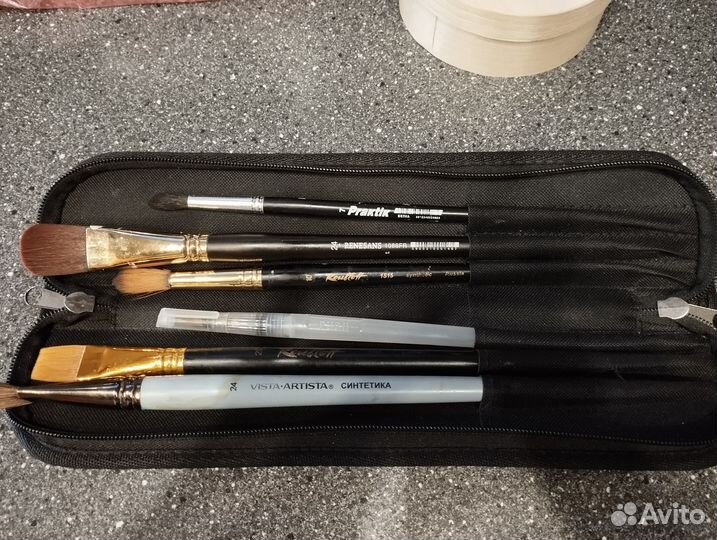 Кисти художественные в отличном состоянии