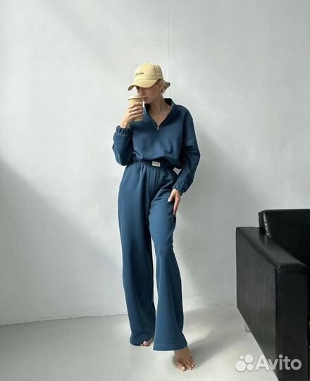 Спортивный костюм женский