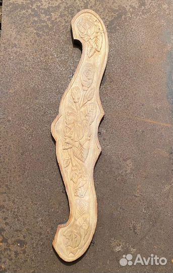 Деревянная резная вешалка