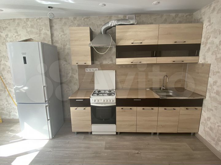 2-к. квартира, 60 м², 4/10 эт.