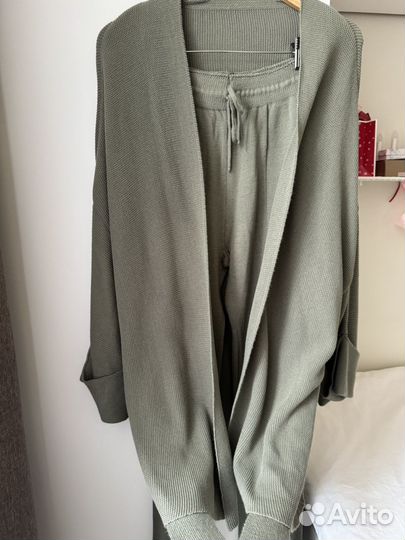 Костюм женский 44 новый