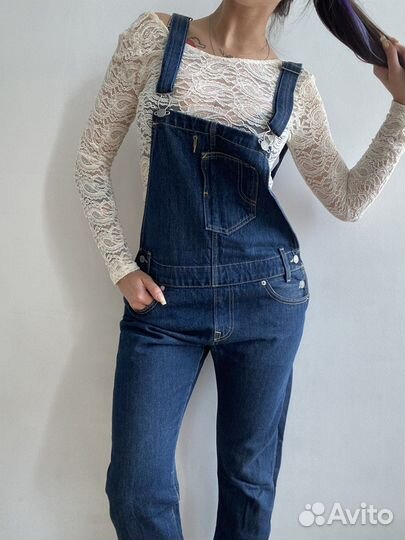 Джемпер Zara, комбинезон Levi’s