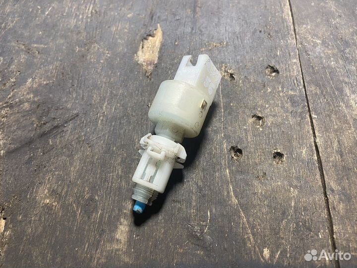 Датчик включения стоп-сигнала alfa romeo 156