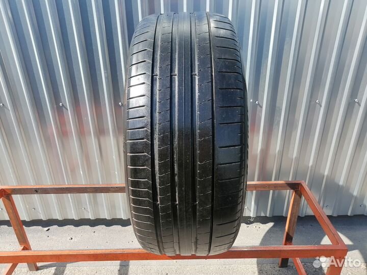 Pirelli P Zero PZ4 275/45 R21 107Y