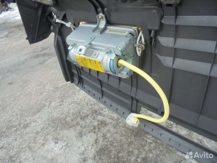 Торпедо (airbag) Toyota Corolla Fielder ZZE123