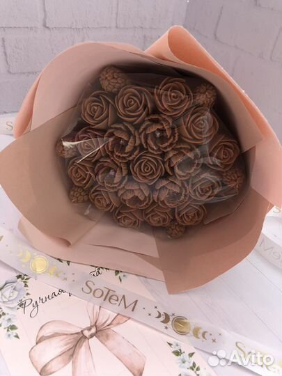 Шоколадный букет, букет в шляпной коробке