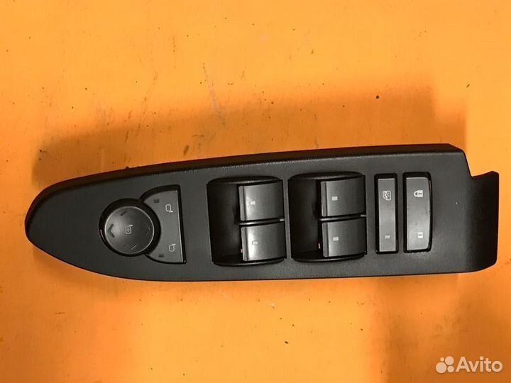 Блок управления стеклоподъемниками передний левый