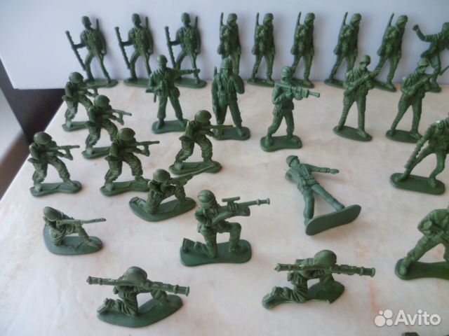 Солдатики современные пластик 67 шт