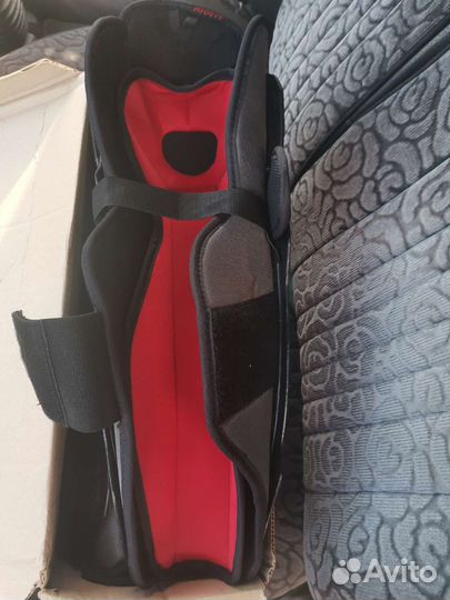 Щитки хоккейные размер 15