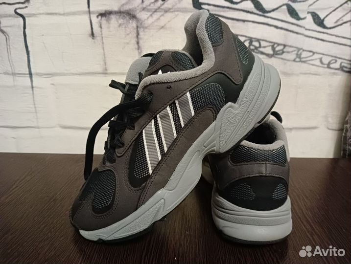 Кроссовки мужские Adidas Yung-1